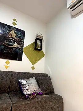 Snapshot of Shantal_Lovee chatting on November 23, 2025, 6:08 pm Shantal Lovee online show from November 23, 2025, 6:08 pm