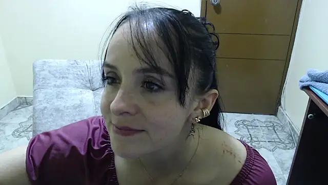 antara hotgirl online show from April 28, 2026, 10:04 pm
