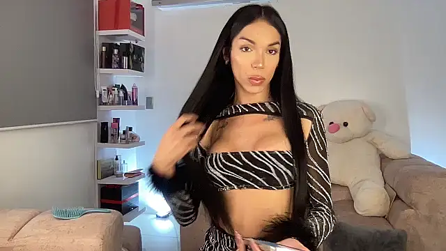 Snapshot of Michell_simons chatting on February 1, 2025, 6:54 am Michell simons online show from February 1, 2025, 6:54 am