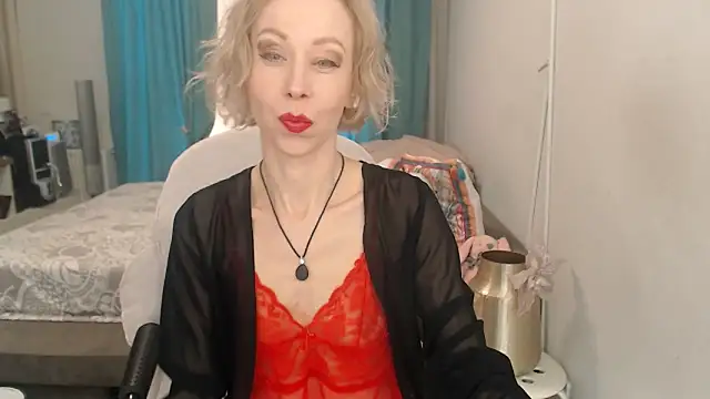 Snapshot of LuxuryNika chatting on May 4, 2026, 12:34 pm LuxuryNika online show from May 4, 2026, 12:34 pm