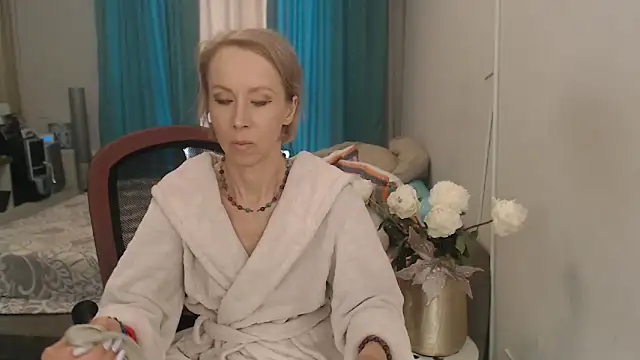 Snapshot of LuxuryNika chatting on May 15, 2026, 1:29 pm LuxuryNika online show from May 15, 2026, 1:29 pm
