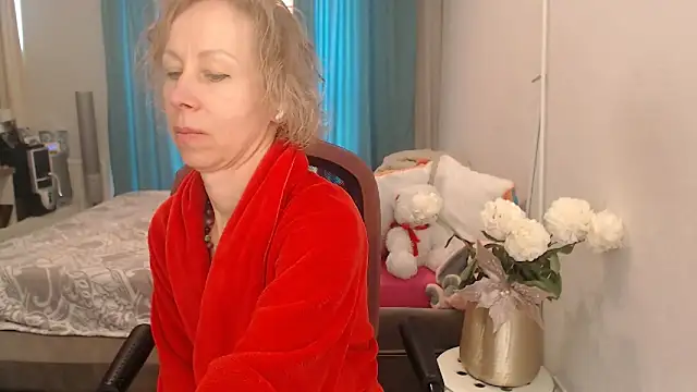 Snapshot of LuxuryNika chatting on May 17, 2026, 9:38 am LuxuryNika online show from May 17, 2026, 9:38 am