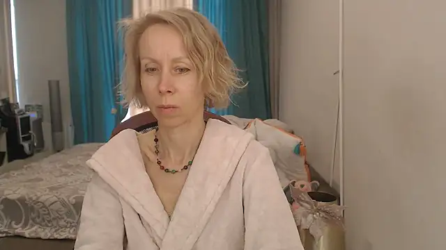 Snapshot of LuxuryNika chatting on May 28, 2026, 11:18 am LuxuryNika online show from May 28, 2026, 11:18 am