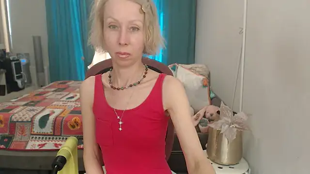 Snapshot of LuxuryNika chatting on June 17, 2026, 11:34 am LuxuryNika online show from June 17, 2026, 11:34 am