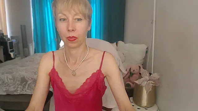 Snapshot of LuxuryNika chatting on June 28, 2026, 9:37 am LuxuryNika online show from June 28, 2026, 9:37 am