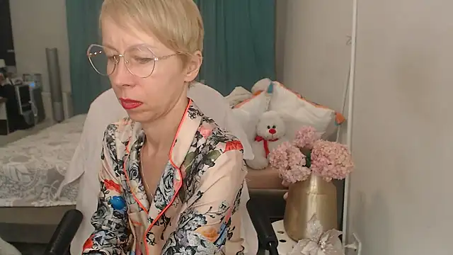 Snapshot of LuxuryNika chatting on June 30, 2026, 6:53 pm LuxuryNika online show from June 30, 2026, 6:53 pm