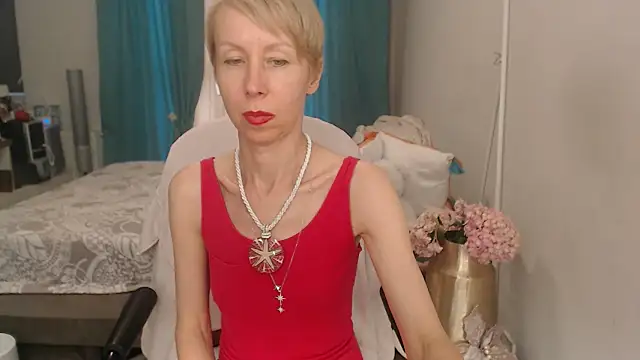 Snapshot of LuxuryNika chatting on July 1, 2026, 2:18 pm LuxuryNika online show from July 1, 2026, 2:18 pm