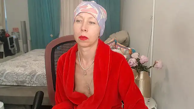 Snapshot of LuxuryNika chatting on July 14, 2026, 5:29 pm LuxuryNika online show from July 14, 2026, 5:29 pm