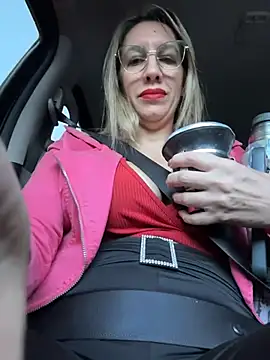 Gatitacarlita online show from April 27, 2026, 10:57 am