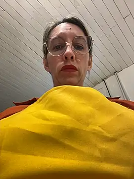 Snapshot of Gatitacarlita chatting on May 9, 2026, 6:13 pm Gatitacarlita online show from May 9, 2026, 6:13 pm