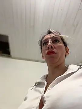 Snapshot of Gatitacarlita chatting on June 11, 2026, 5:00 pm Gatitacarlita online show from June 11, 2026, 5:00 pm