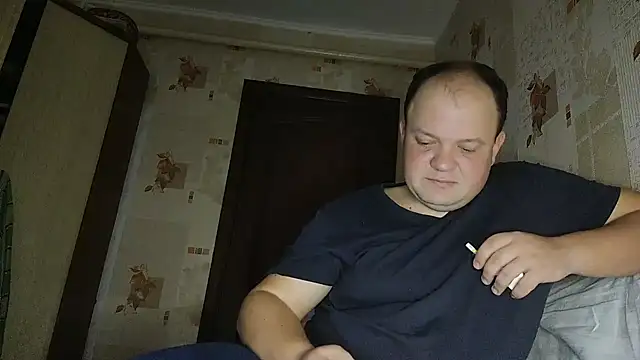 Snapshot of Dimka132 chatting on December 25, 2024, 10:39 am Dimka132 online show from December 25, 2024, 10:39 am