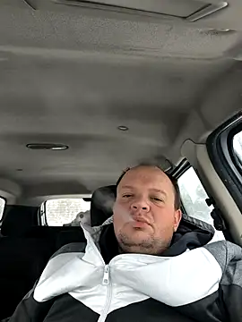 Snapshot of Dimka132 chatting on January 14, 2026, 8:20 am Dimka132 online show from January 14, 2026, 8:20 am