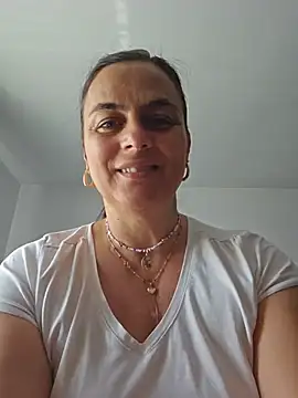 IsabelleCraft online show from August 3, 2026, 9:48 am