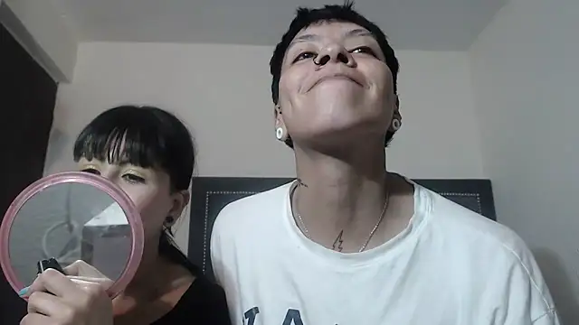 Snapshot of dulce_maria_x chatting on January 12, 2025, 9:19 pm dulce maria x online show from January 12, 2025, 9:19 pm