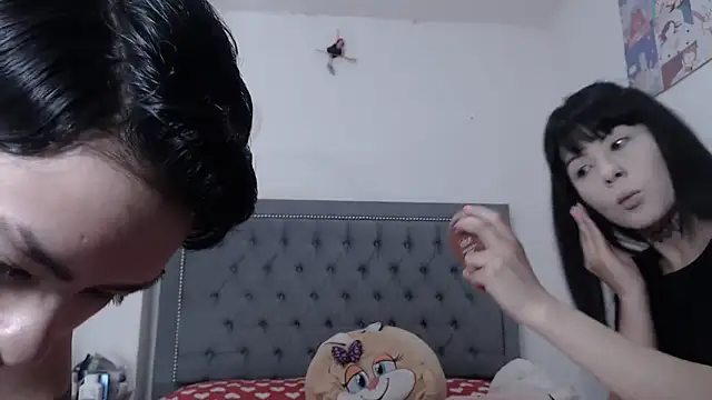 Snapshot of dulce_maria_x chatting on October 1, 2025, 12:22 pm dulce maria x online show from October 1, 2025, 12:22 pm