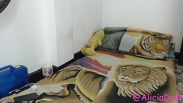 Smoke trip Alicia online show from May 1, 2026, 7:18 pm