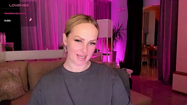 Snapshot of Libby_Nora chatting on December 4, 2024, 5:44 pm Libby Nora online show from December 4, 2024, 5:44 pm