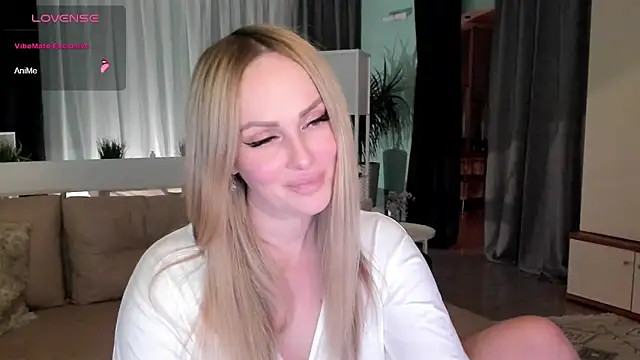 Snapshot of Libby_Nora chatting on December 8, 2024, 5:22 pm Libby Nora online show from December 8, 2024, 5:22 pm