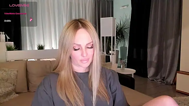 Snapshot of Libby_Nora chatting on December 10, 2024, 3:44 pm Libby Nora online show from December 10, 2024, 3:44 pm