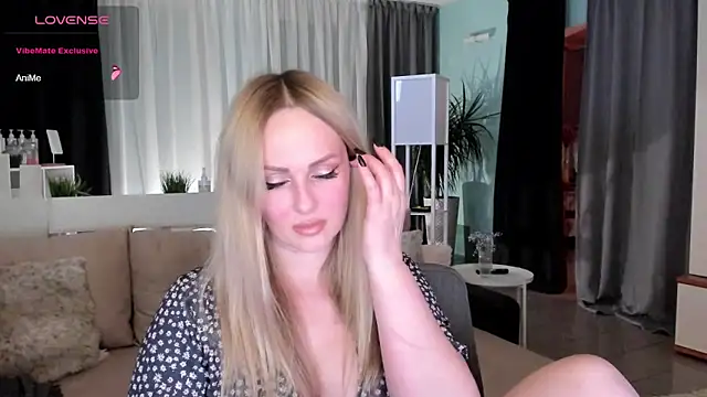 Snapshot of Libby_Nora chatting on December 15, 2024, 2:05 pm Libby Nora online show from December 15, 2024, 2:05 pm