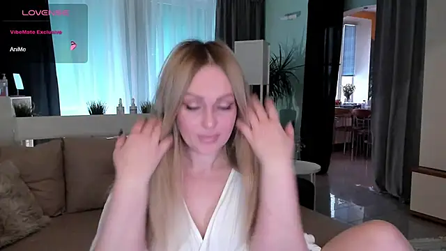 Snapshot of Libby_Nora chatting on December 19, 2024, 10:45 am Libby Nora online show from December 19, 2024, 10:45 am