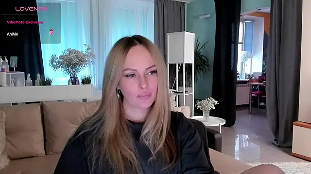 Snapshot of Libby_Nora chatting on January 8, 2025, 11:21 am Libby Nora online show from January 8, 2025, 11:21 am