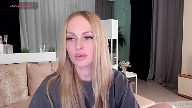 Snapshot of Libby_Nora chatting on January 22, 2025, 5:17 pm Libby Nora online show from January 22, 2025, 5:17 pm