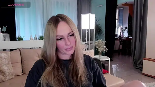 Snapshot of Libby_Nora chatting on January 24, 2025, 1:03 pm Libby Nora online show from January 24, 2025, 1:03 pm