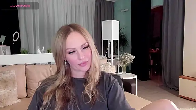 Snapshot of Libby_Nora chatting on January 28, 2025, 2:42 pm Libby Nora online show from January 28, 2025, 2:42 pm