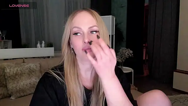 Snapshot of Libby_Nora chatting on February 4, 2025, 6:06 pm Libby Nora online show from February 4, 2025, 6:06 pm