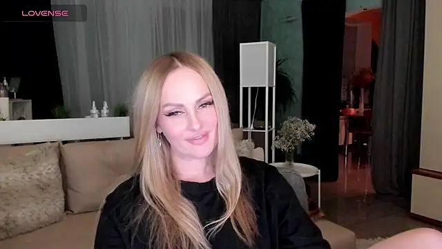 Snapshot of Libby_Nora chatting on February 10, 2025, 4:04 pm Libby Nora online show from February 10, 2025, 4:04 pm