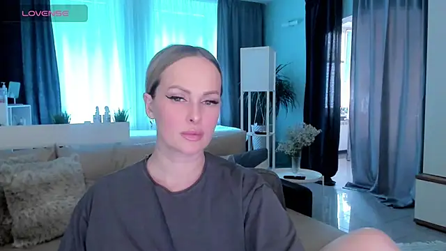 Snapshot of Libby_Nora chatting on February 19, 2025, 12:33 pm Libby Nora online show from February 19, 2025, 12:33 pm