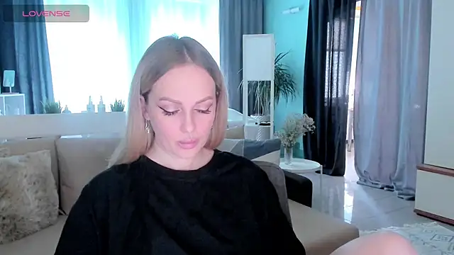 Snapshot of Libby_Nora chatting on February 24, 2025, 8:17 am Libby Nora online show from February 24, 2025, 8:17 am