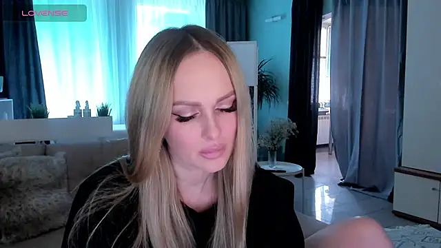 Snapshot of Libby_Nora chatting on February 26, 2025, 1:52 pm Libby Nora online show from February 26, 2025, 1:52 pm