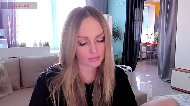 Snapshot of Libby_Nora chatting on March 22, 2025, 11:32 am Libby Nora online show from March 22, 2025, 11:32 am