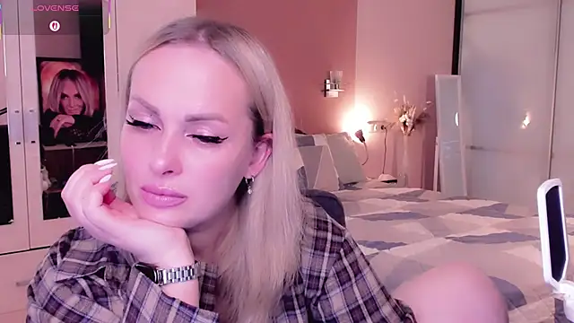 Snapshot of Libby_Nora chatting on October 4, 2025, 9:51 am Libby Nora online show from October 4, 2025, 9:51 am