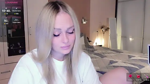 Snapshot of Libby_Nora chatting on October 25, 2025, 9:39 am Libby Nora online show from October 25, 2025, 9:39 am