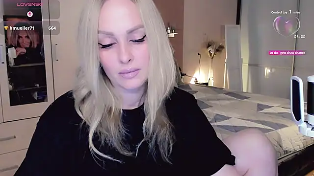 Snapshot of Libby_Nora chatting on October 28, 2025, 11:03 am Libby Nora online show from October 28, 2025, 11:03 am