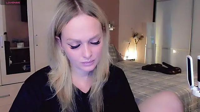 Snapshot of Libby_Nora chatting on November 21, 2025, 9:19 am Libby Nora online show from November 21, 2025, 9:19 am