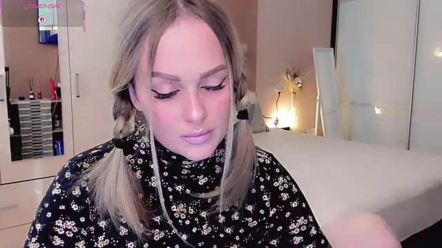 Snapshot of Libby_Nora chatting on April 22, 2026, 11:56 am Libby Nora online show from April 22, 2026, 11:56 am