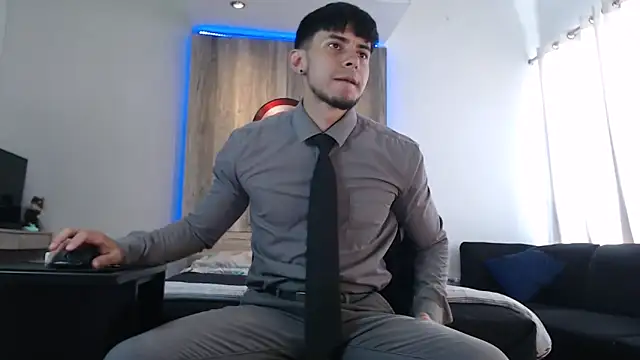 Snapshot of Andrew_4_ chatting on February 20, 2025, 6:35 pm Andrew 4 online show from February 20, 2025, 6:35 pm