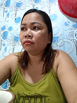 Snapshot of XXLorie_02 chatting on June 5, 2026, 10:48 pm XXLorie 02 online show from June 5, 2026, 10:48 pm