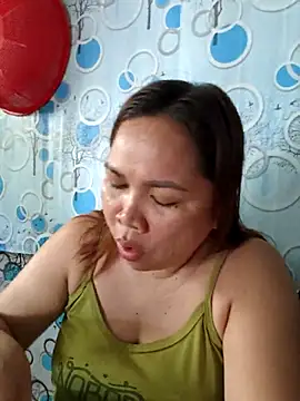 Snapshot of XXLorie_02 chatting on June 19, 2026, 11:52 pm XXLorie 02 online show from June 19, 2026, 11:52 pm
