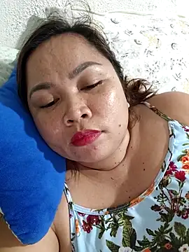 Snapshot of XXLorie_02 chatting on June 27, 2026, 12:22 pm XXLorie 02 online show from June 27, 2026, 12:22 pm