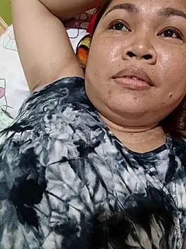 Snapshot of XXLorie_02 chatting on July 1, 2026, 4:25 am XXLorie 02 online show from July 1, 2026, 4:25 am