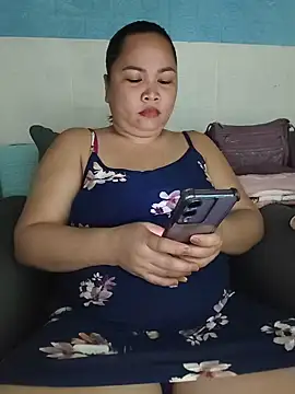 Snapshot of XXLorie_02 chatting on July 3, 2026, 1:23 am XXLorie 02 online show from July 3, 2026, 1:23 am