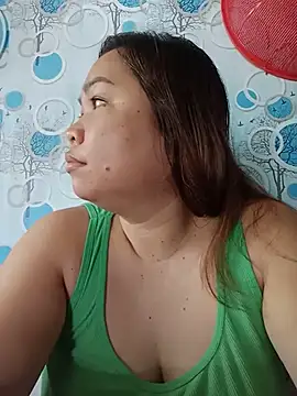 Snapshot of XXLorie_02 chatting on July 30, 2026, 12:42 am XXLorie 02 online show from July 30, 2026, 12:42 am