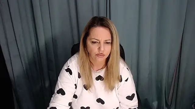 erikaerika online show from March 6, 2025, 9:14 am