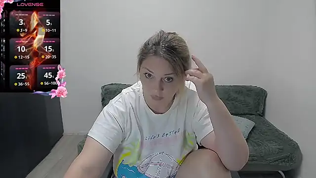 Snapshot of erikaerika chatting on July 6, 2026, 7:49 am erikaerika online show from July 6, 2026, 7:49 am